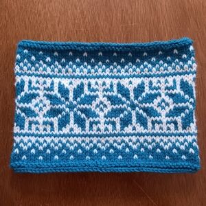 Hand Crafted Handknit Unisex Teal & Ivory Scandinavian Motif Cowl Scarf OSFM